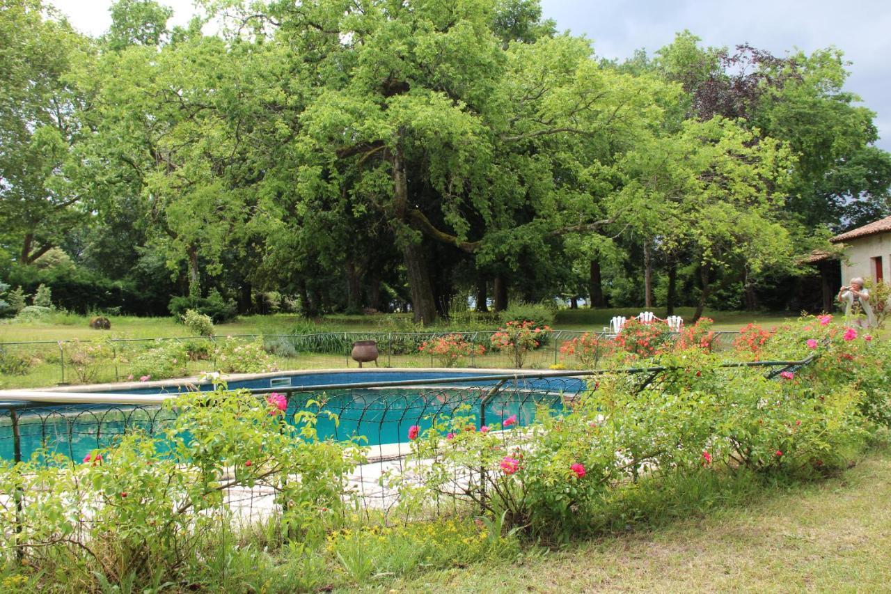 Chateau Rosemont - Grande Maison Familiale Campagne Dans Le Medoc Avec Piscine Et Tennis A 15 Mn Bordeaux Labarde Экстерьер фото